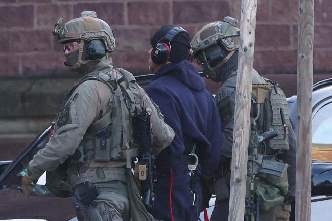 “北溪”爆炸案嫌疑人被引渡至德国受审 乘直升机抵达卡尔斯鲁厄