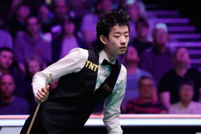 庞俊旭晋级斯诺克英锦赛16强 智慧与坚韧的胜利