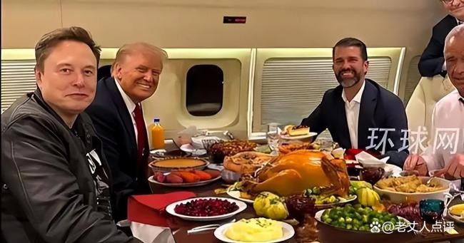 美国家庭感恩节致辞时桌子倒塌