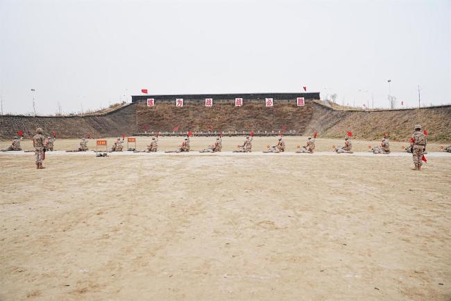 武警北京总队：新兵实弹考核传捷报 14名新兵满环佳绩