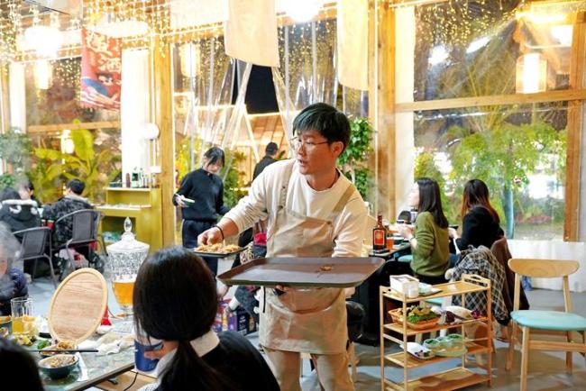 退伍兵哥6年32次給前工友轉(zhuǎn)賬“再難不欠工友們血汗錢”