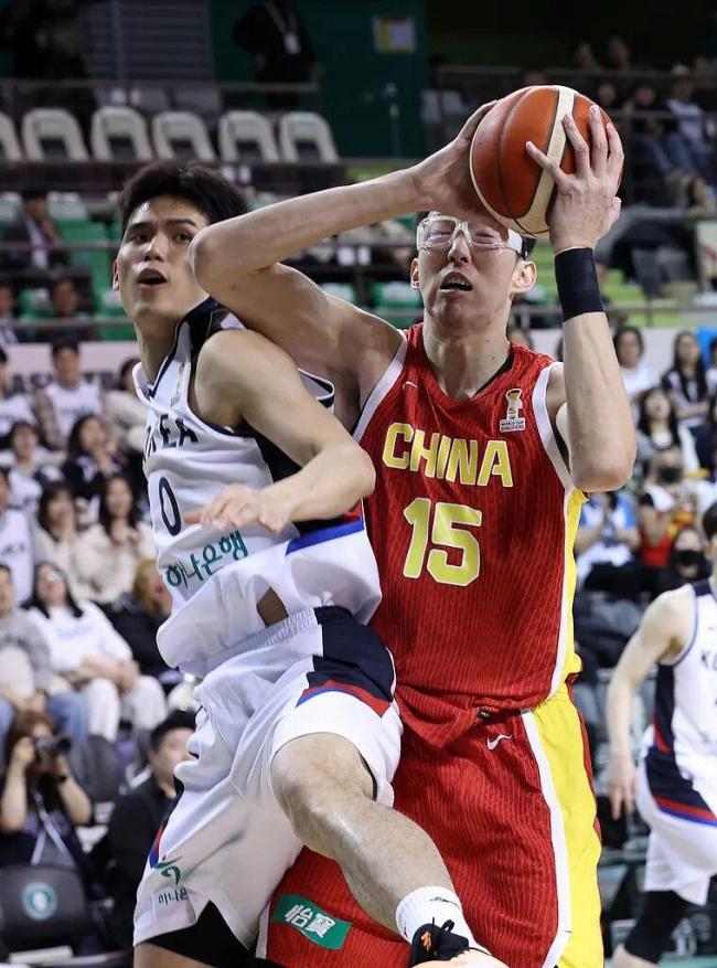 中国男篮再负韩国 世预赛两连败 进攻端低迷