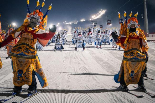 创新消费场景冰雪旅游快速升温 万亿产业崛起