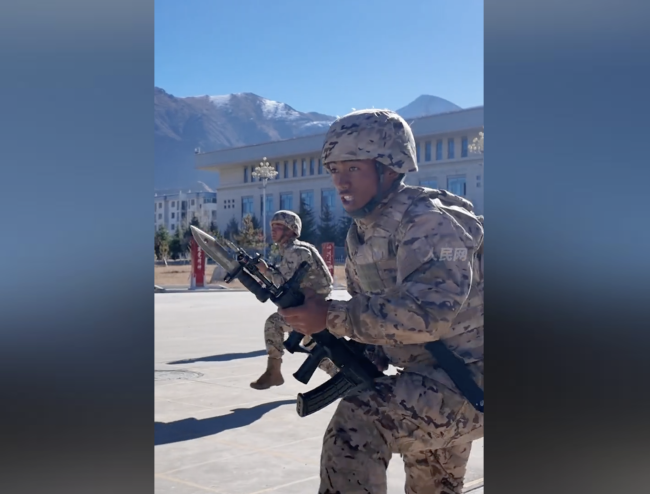 武警新兵团刺杀会操杀声震天！