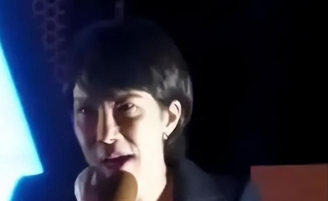 高市早苗上任一个月就“翻车”?一番狂言惹众怒,如今骑虎难下