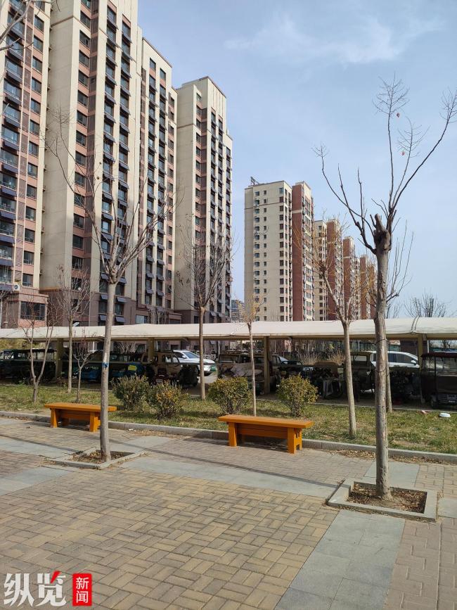 男子夜晚骑车回小区遭晾衣绳割喉！