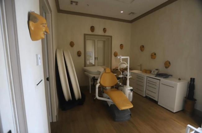 美媒：美国议员首次公开一批爱泼斯坦私人岛屿的照片与视频