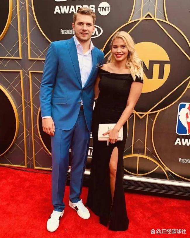 东契奇回国迎接孩子出生