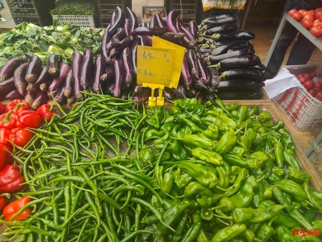 小米辣涨至28元1斤 市民称“顶两斤肉”