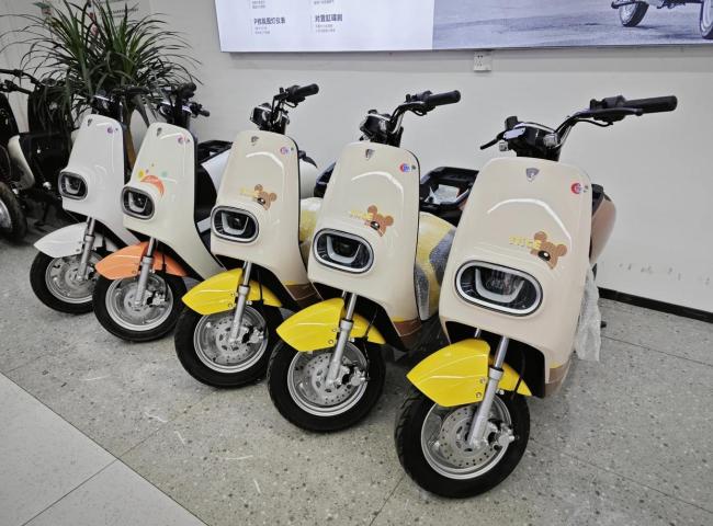 部分门店将老国标电动车转二手卖 潜藏安全与法律风险