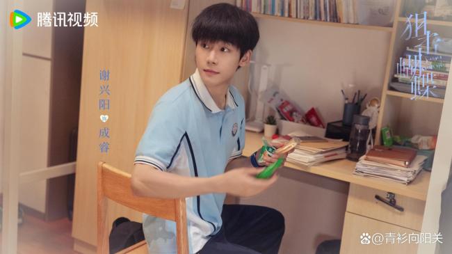 柯淳宣传狙击蝴蝶 姐弟恋题材引热议