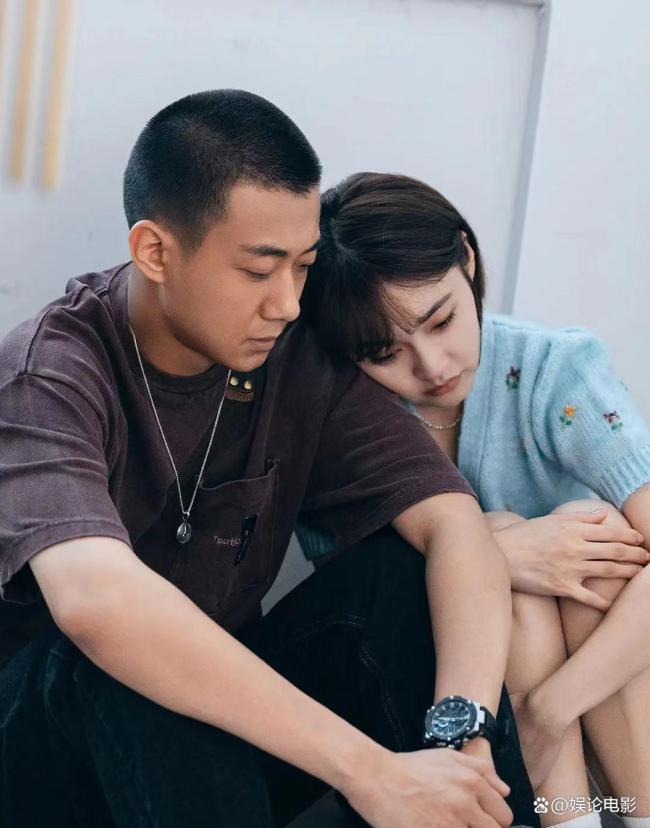 张佳宁疑似新恋情曝光，与男友路边对峙，被传与高至霆已分手 情感纠葛再引关注