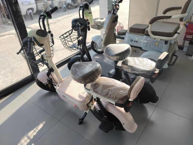 济南多家电动车门店新车不多价格略高 市场观望态度明显