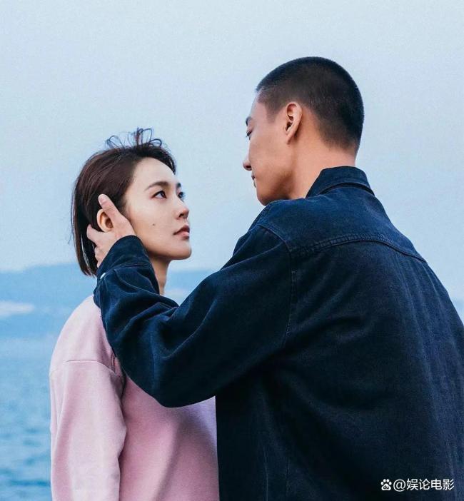张佳宁疑有新恋情 路边与男子对峙 情感纠葛再起波澜