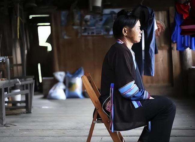 老版1元人民币上的女孩是她 从贫困到希望的转变