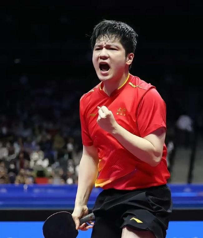 王勵(lì)勤走進(jìn)國(guó)際青少年乒乓球訓(xùn)練營(yíng) 推動(dòng)青訓(xùn)發(fā)展