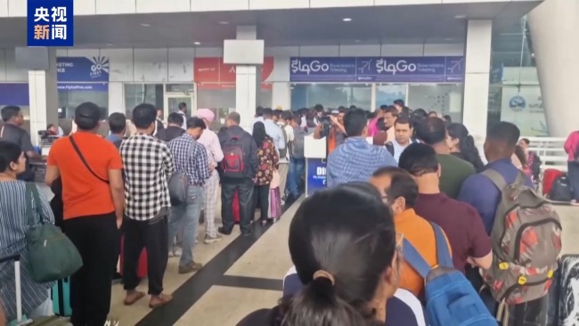 印度靛藍航空取消數千架次航班 大量乘客滯留