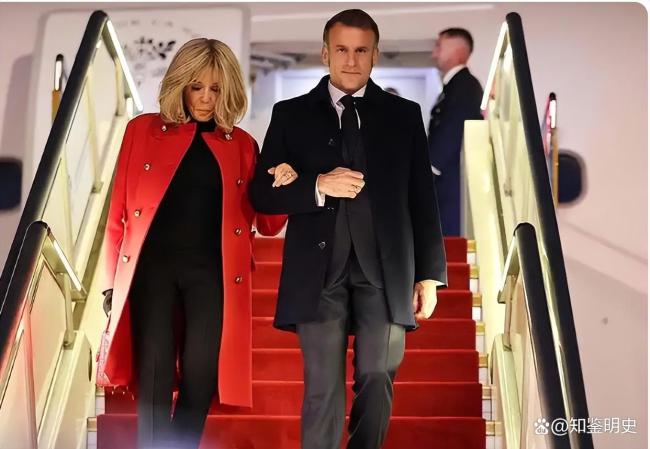 法媒報道馬克龍與中國人互動