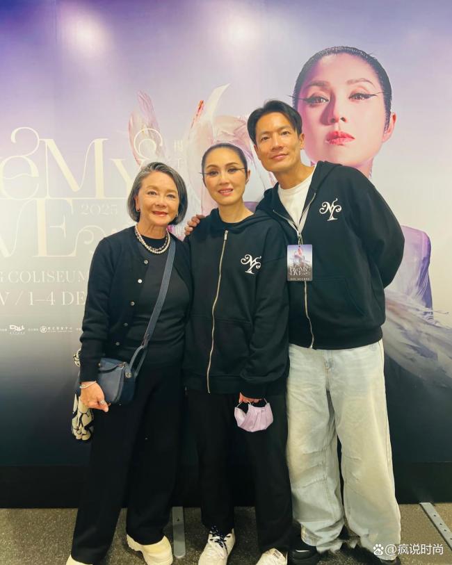 楊千嬅兒子長這么高了 13歲已超170cm