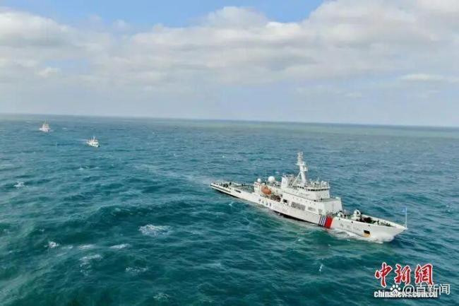 福建海事等部门在台湾海峡中部执法 开展搜救应急演练