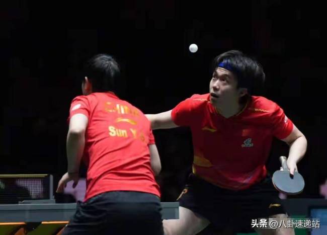 混團中日大戰(zhàn)！莎頭組合打瘋了，張本美和輸懵了 默契配合無懈可擊