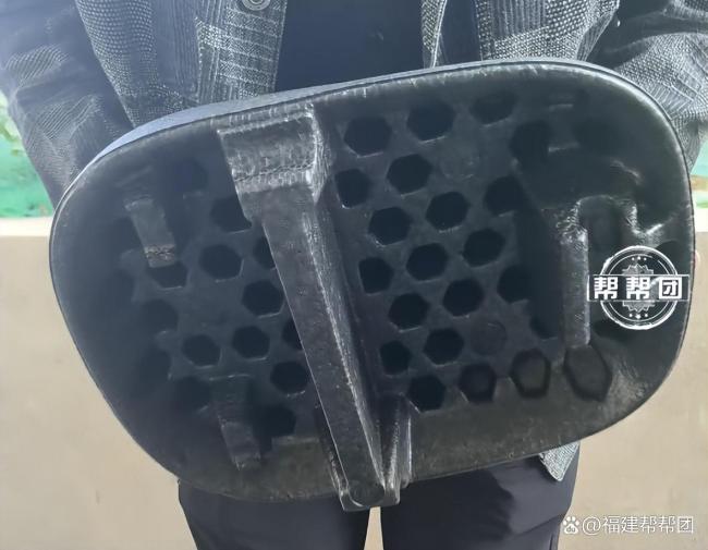 新国标电动车爬陡坡吃力得靠人推 动力测试实录