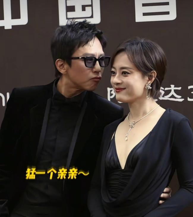 鄧超孫儷攜手出席《阿凡達3》首映禮 甜蜜互動引關注