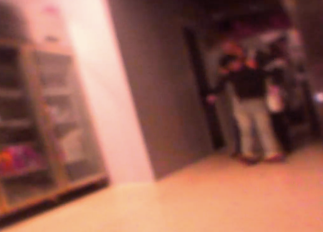 博主用挖耳勺給廚師拍宣傳片