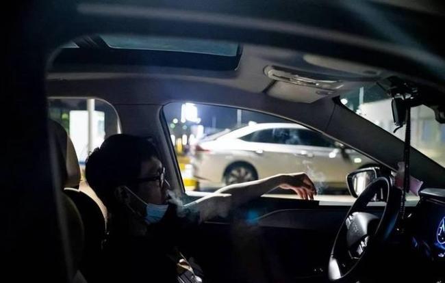 乘客遲到樂(lè)捐100向網(wǎng)約車平臺(tái)索賠 信任與規(guī)則的考驗(yàn)