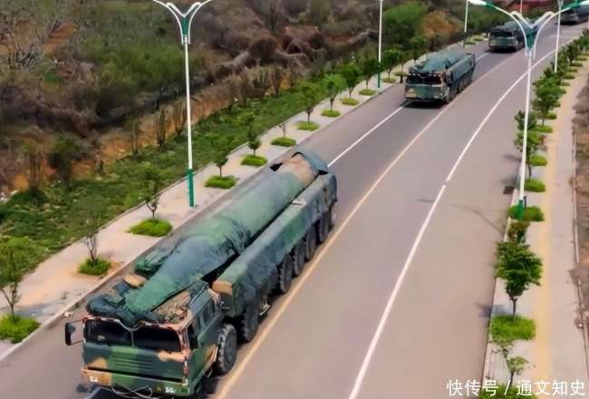 东风战机的新动作，让特朗普顷刻间浮现 日本安全布局重置