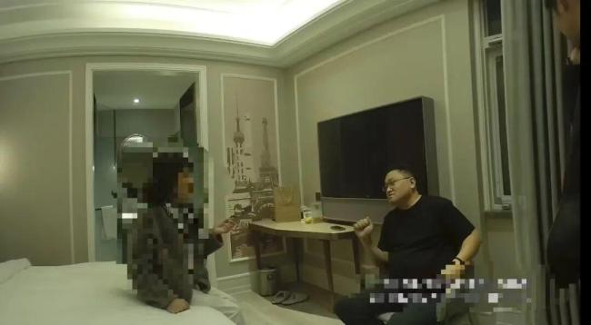 上海警方快速阻騙460余萬元 深夜攔截騙局