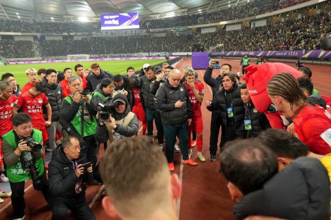 河南隊:不負球迷熱愛一定贏回冠軍 明年再戰(zhàn)沖擊冠軍