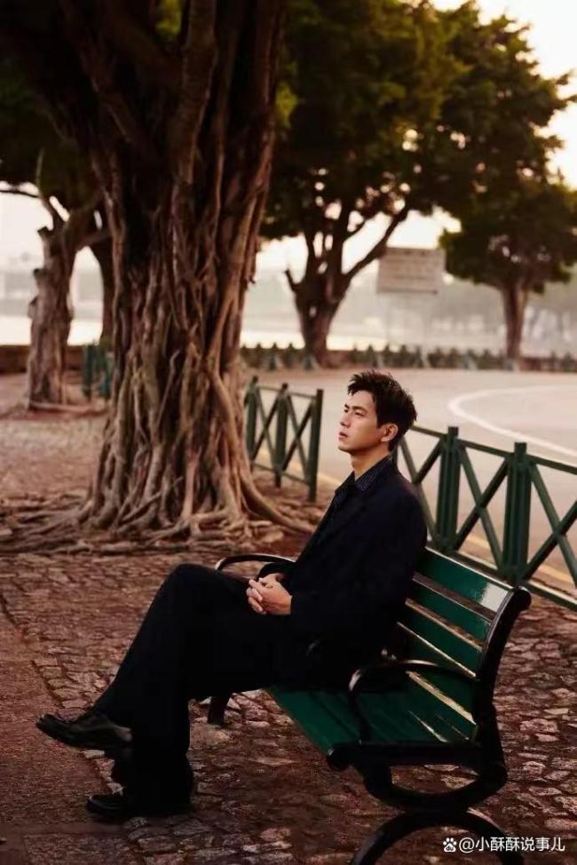 李現(xiàn)澳門掃街被路人警告 合規(guī)小插曲引發(fā)熱議