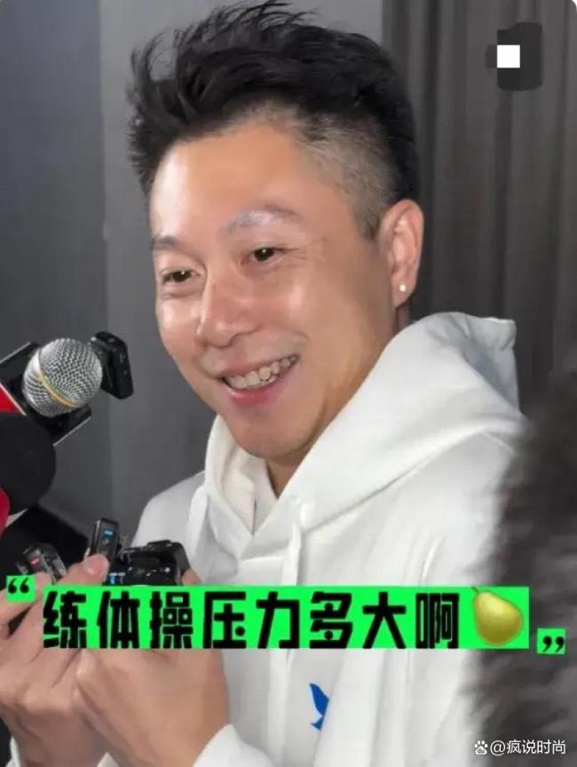 13岁奥莉成为花样滑冰美少女 优雅起舞展现天赋