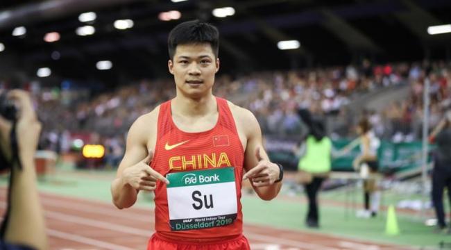 退役之際 蘇炳添向劉翔致敬 傳奇永不落幕