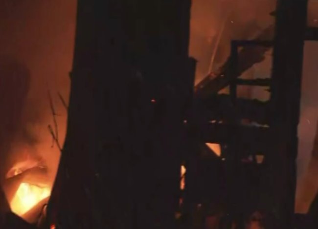 日本震中附近發(fā)生火災(zāi)