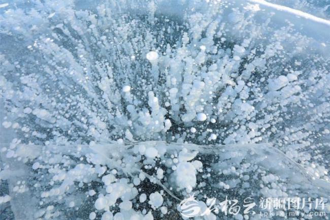 全国初雪地图出炉 新疆雪景稳坐“冬日顶流”