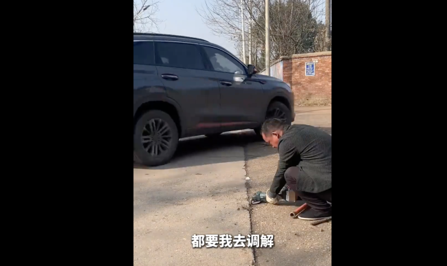 50歲男子堅持12年自費做好事