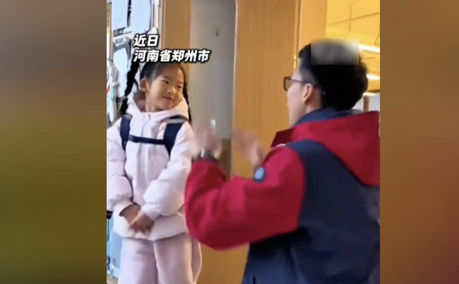 男幼師花式入園問候獲贊