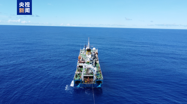 中國機器人6000米深海拍！