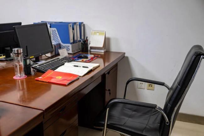 因疲憊身影走紅民警林軍去世 社區(qū)失去了一位守護者