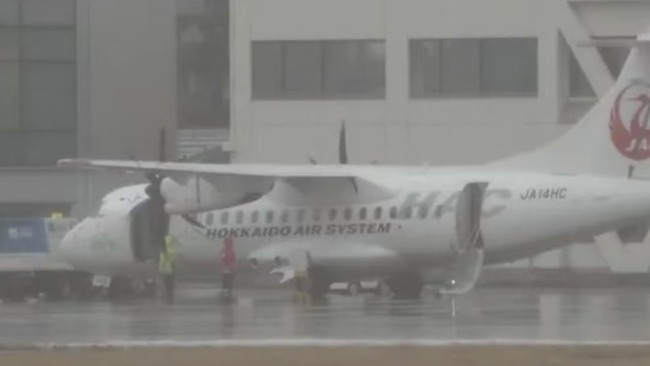 日本一客机单发失效 紧急降落函馆机场