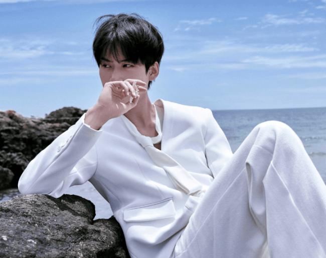 周柯宇作念了我最想对陈妍希作念的事 18场吻戏的情愫舆图