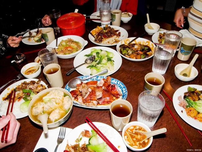 店長回應(yīng)10人吃霸王餐消費1262元 信任與擔(dān)當(dāng)何在