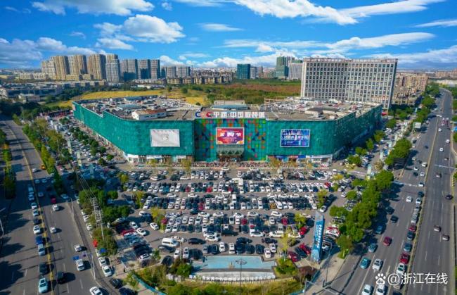 羽絨服批發(fā)價(jià)428商場(chǎng)賣(mài)上千元 價(jià)格飆升引熱議