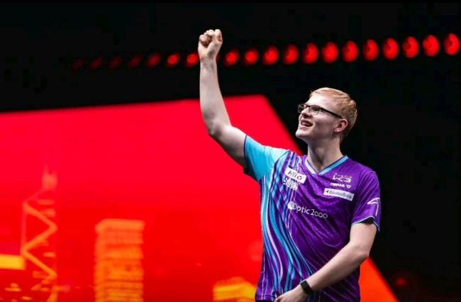 張本險(xiǎn)勝小勒布倫進(jìn)四強(qiáng) 決勝局逆轉(zhuǎn)鎖定勝局