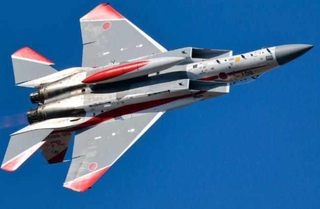 日本F-15J“老机”与解放军差距大 技术代差显露无疑