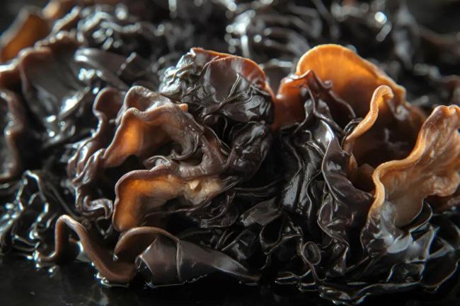 一入锅就炸了,小心这些美味秒变油锅“炸弹”!