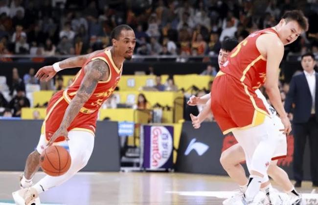 浙江广厦队新季征程气势如虹 揭幕战大胜展雄心