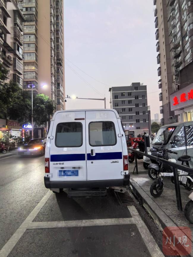 “山寨救護車”在四川多地現(xiàn)身 市場需求激增引發(fā)關(guān)注